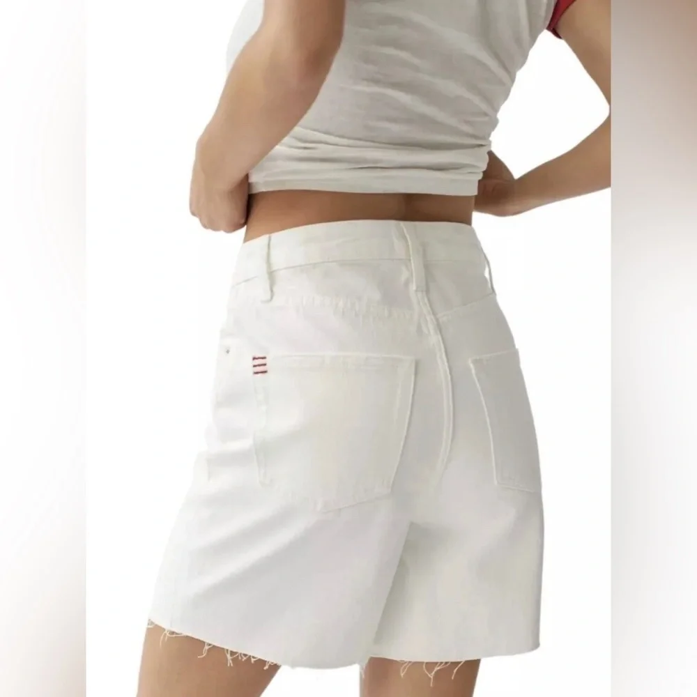BDG Urban Outfitters 90’s White Long Inseam Denim Shorts Raw Hem SIZE 27 4